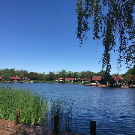 Сasa de vacaciones Vakantiehuis Direct Aan Het Water
